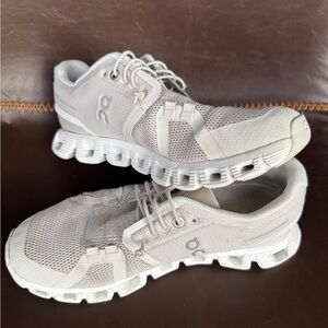 On Cloud 5 Running Shoe - Pearl/White - 6.5